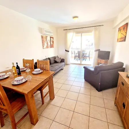 Apartamento First Floor Overlooking Pool Paphos